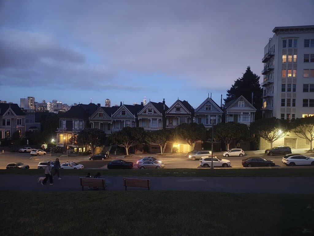 Las famosas casas victorianas Painted Ladies de San Francisco durante nuestra ruta por la Costa Oeste de EEUU