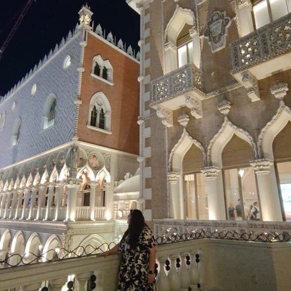 Los canales con góndolas en el interior del Hotel The Venetian de Las Vegas en nuestra ruta por la Costa Oeste de EEUU